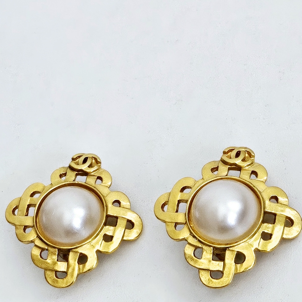 Chanel Gold-plated Ornate Baroque Earrings